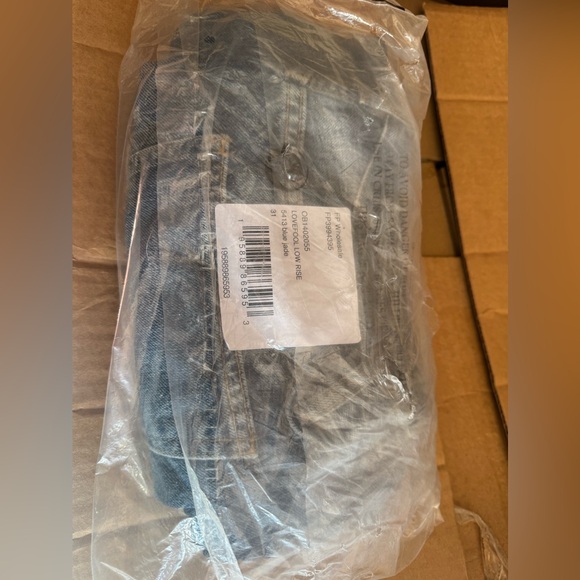 🎉LAST PIECE🎉FREE PEOPLE Lovefool Low Rise Jeans - Picture 3 of 16